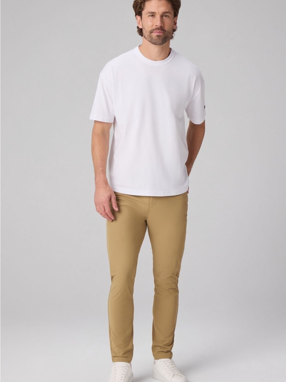 Fabletics : The Don 5-Pocket Pant (Slim Fit)